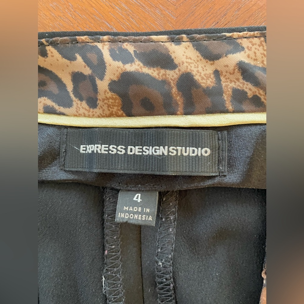 Y2K ERA EXPRESS BLACK SATIN SHORTS WITH HORSE-BIT GOLD DETAILS - SIZE 4 - Picture 8 of 9